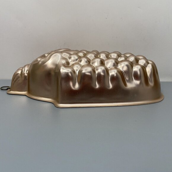 Vintage Mirro Grape Bunch Mold Cake Pan Copper Tone Aluminum Made in USA - Picture 2 of 11